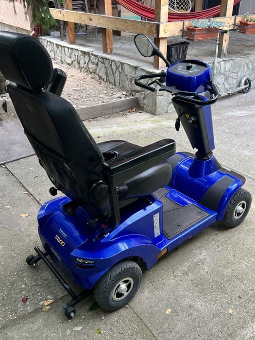 Scuter căruț electric pentru persoane cu dezabilități sau varstnici