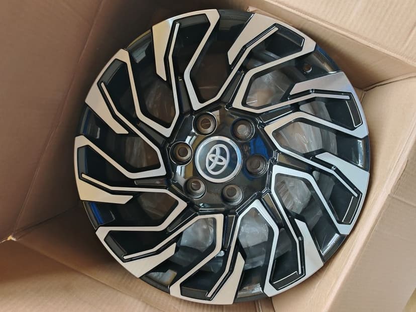 Vand jante de aliaj pentru Toyota Hilux , Land Cruiser pe 18