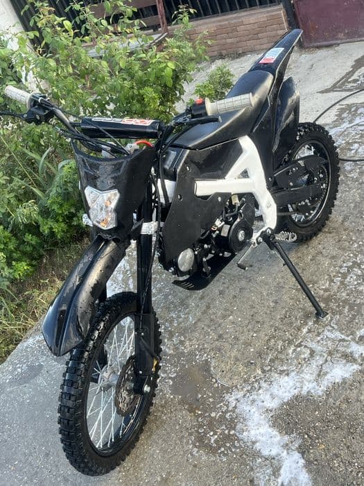 De vanzare moto cross 125