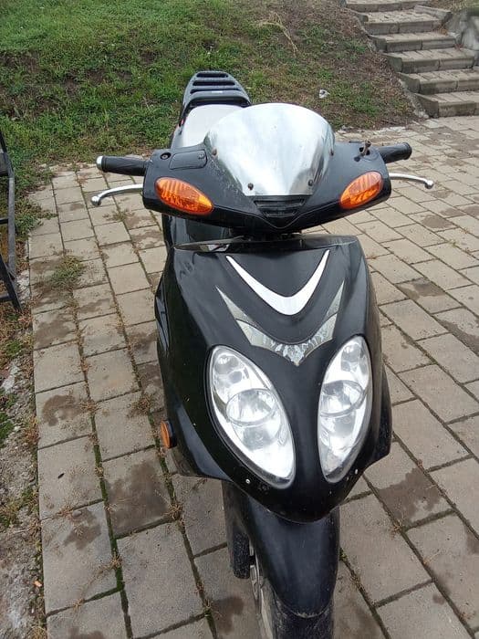 Vând motoscuter sh.