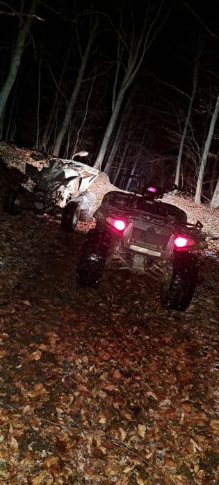 Vând  sau schimb cu auto atv polaris