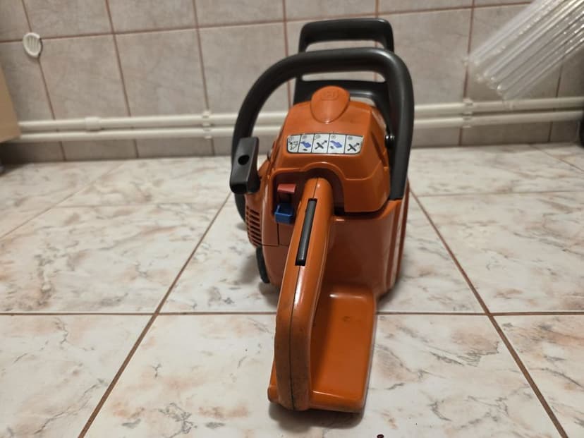 Husqvarna 235 drujba