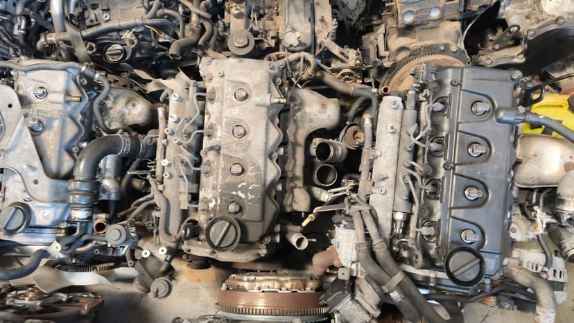 Motor nissan navara king cab