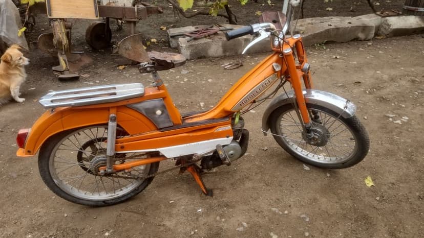 Vând moped motobecan