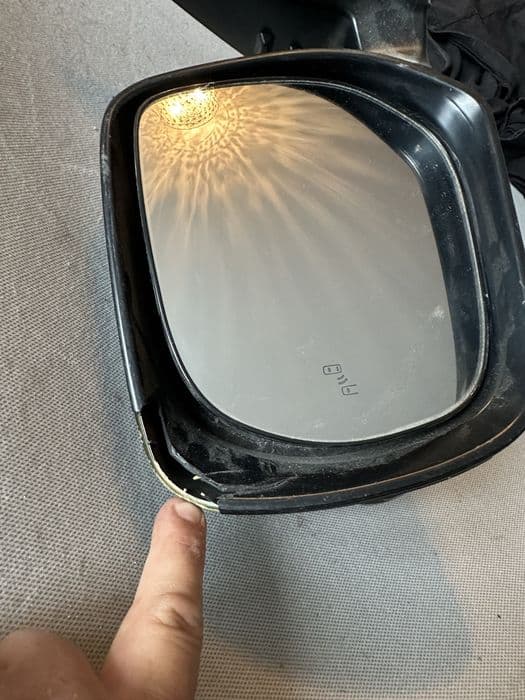 Oglindă stânga toyota land cruiser.