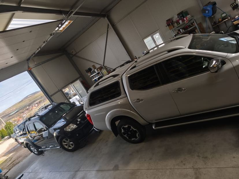 Motor-chiuloasa nissan navara  2.3 2.5 3.0