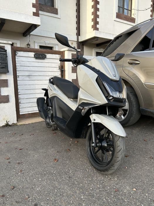 Scuter Kymco Skytown 125cc - 2025