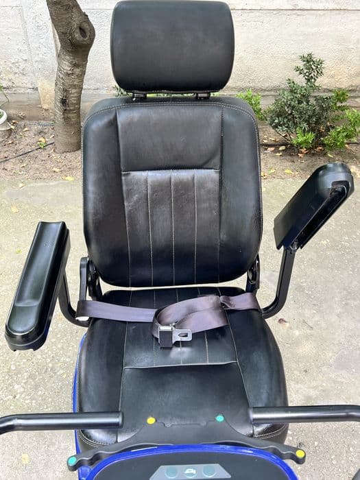 Scuter căruț electric pentru persoane cu dezabilități sau varstnici