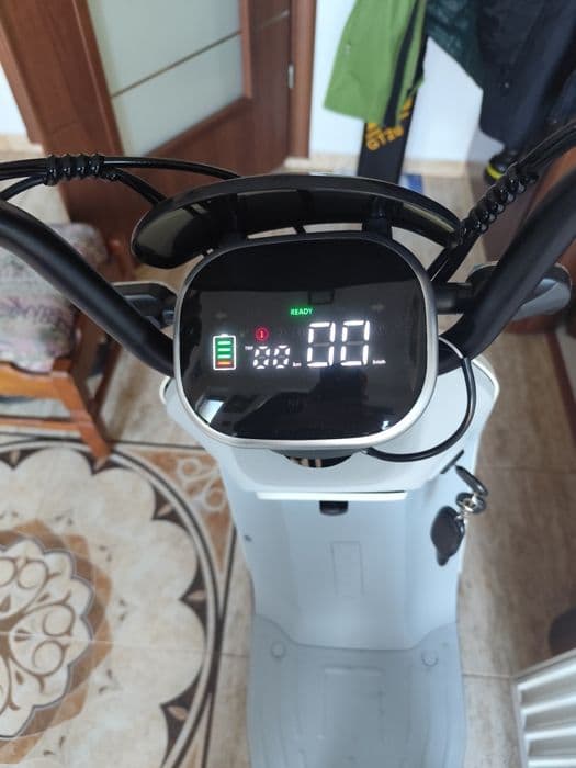 Vând scuter electric nou.