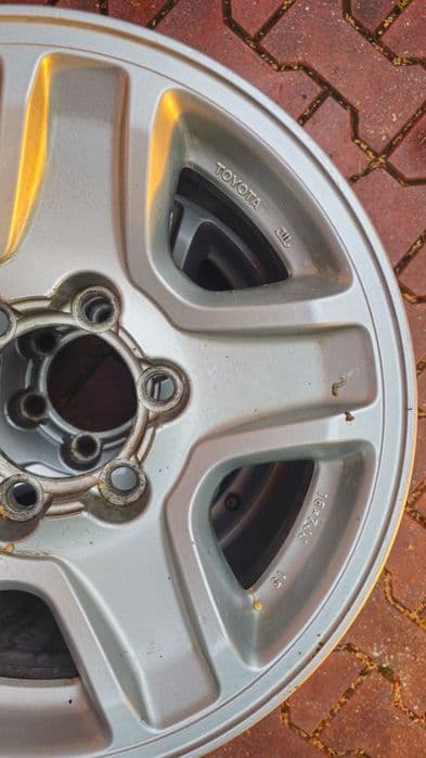 Vând 4 jante originale Toyota + 1 jantă rezervă din aliaj