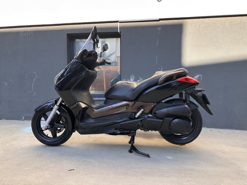 Vand/Schimb Scuter Yamaha Xmax 250cc!