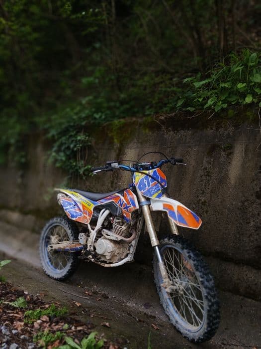 Vând cross 250cc