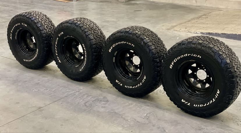Set 4 roti BFGoodrich KO2 33x12.5R15 + Jante ET -50 6x139.7