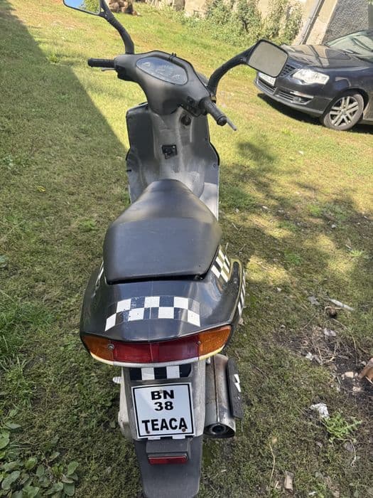 Vand sau schimb scuter aprilia