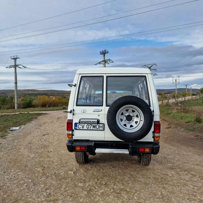 Toyota Land Cruiser HZj75