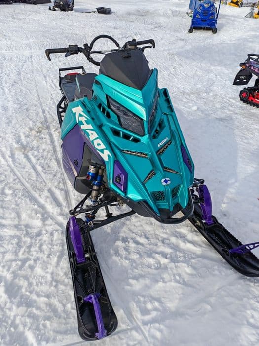 Snowmobil Polaris 9R KHAOS Patriot 2024
