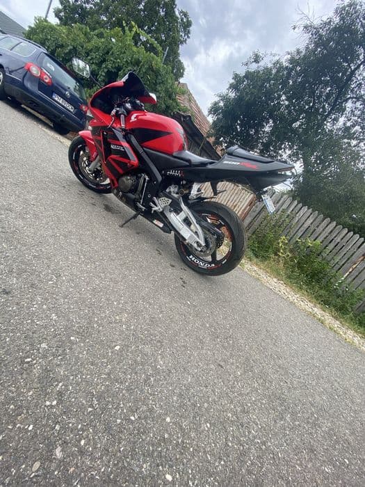 Honda cbr 600 rr/ schimb cu moto touring, atv , rulotă.
