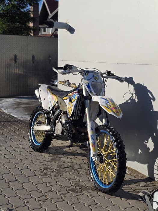 Husaberg TE 300 2T acte