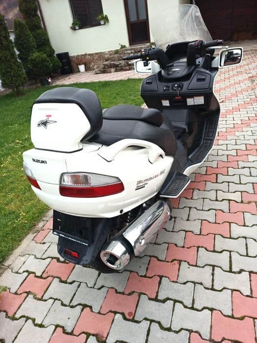 Vând Suzuki Burgman 650