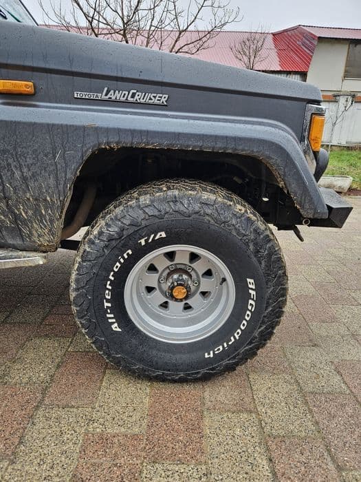 vand toyota land cruiser