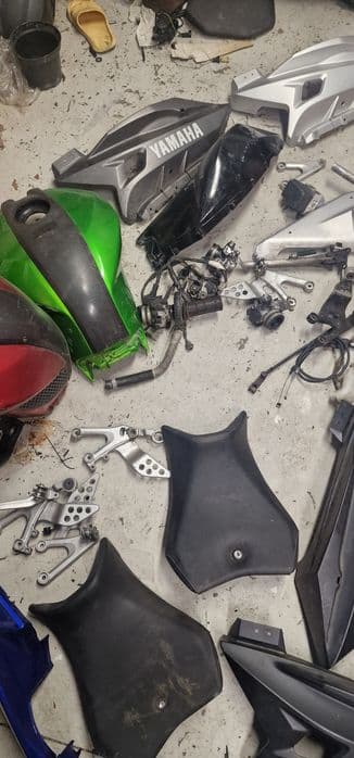 Carene YAMAHA YZF rR125  ,piese , codita , scarite  toba evacuare