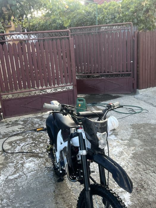 De vanzare moto cross 125