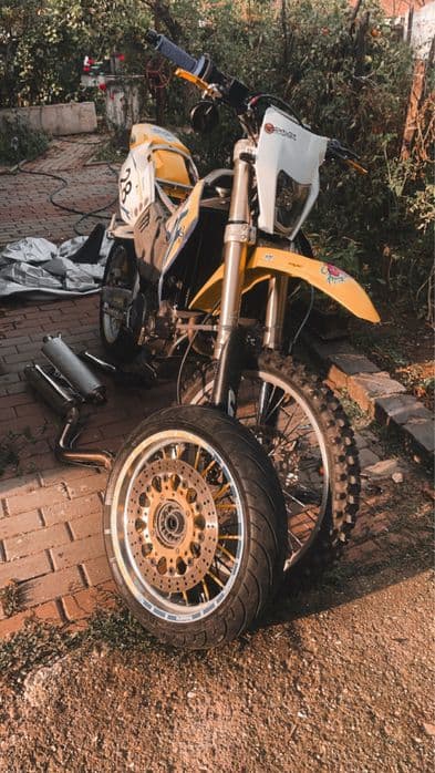 Husqvarna sm610 SUPERMOTO