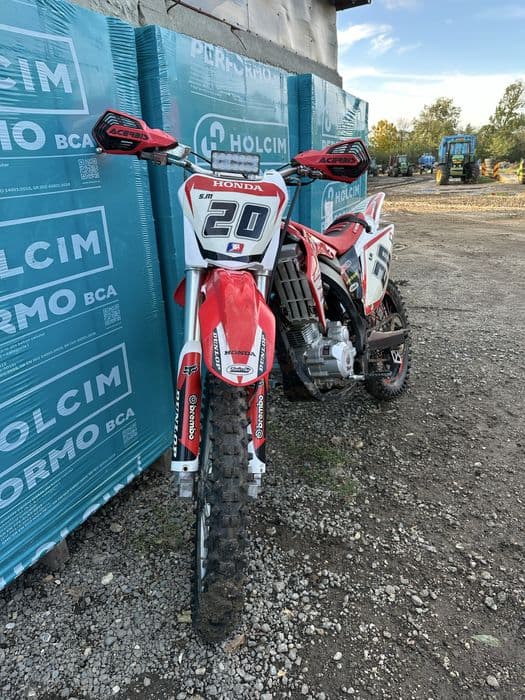 Vând crosss honda cu motor de 250cc tmmp