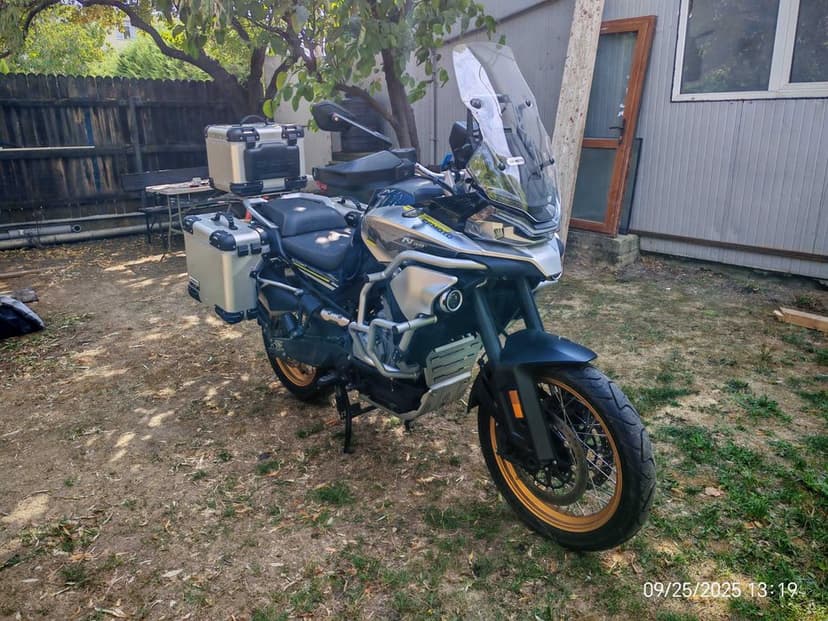 Motocicleta CFMOTO 800MT Explore Edition