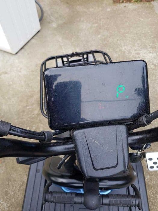 tricicleta electrica nou3 loc. fara permis motor 650w  60v20a pb acid