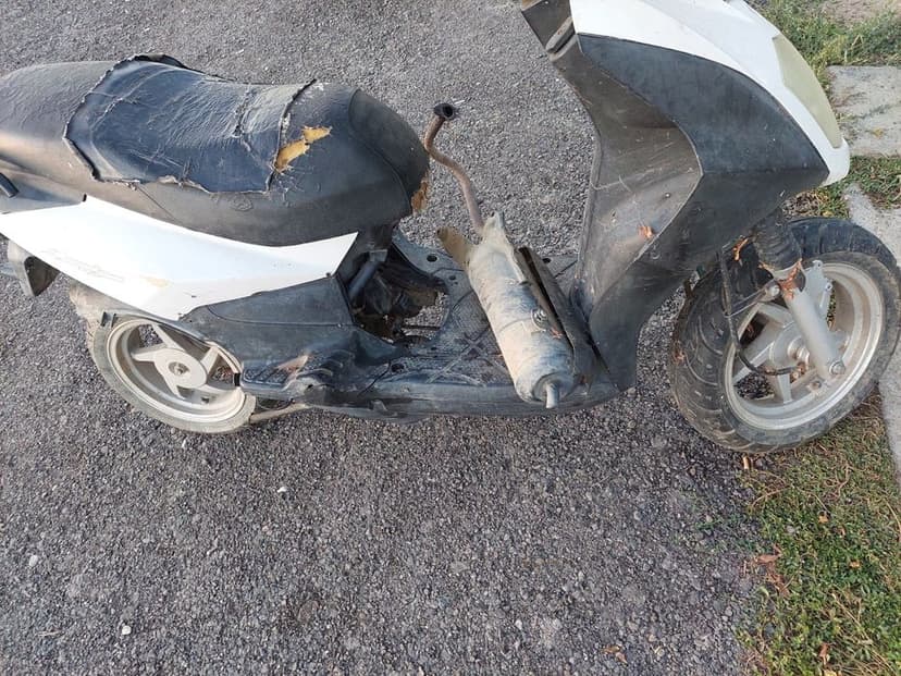 Vind scuter chinezesc pnt piese sau de reparat fără acte preț fixxxxx