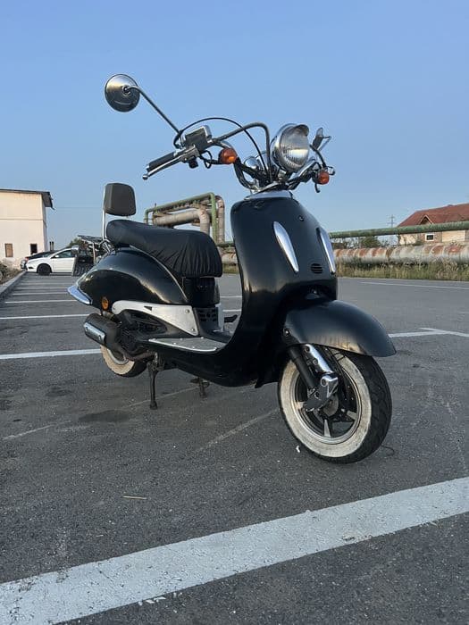 Vand scuter ZNEN125cc 2010  (replica vespa liberty aprilia)