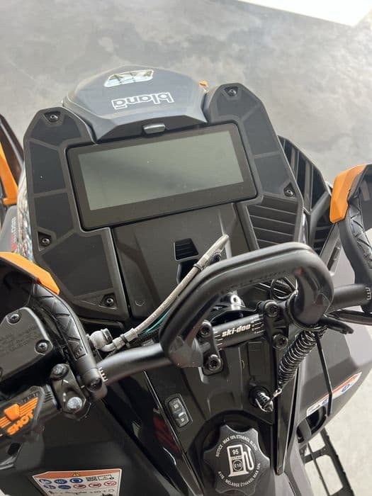 Ski-doo Summit X 850 turbo 2024