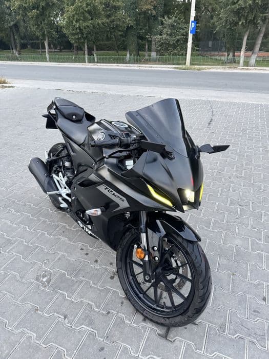 Yamaha R-125 2025
