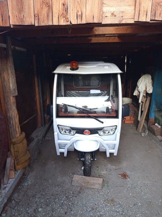 Mașina electrică noua nouță