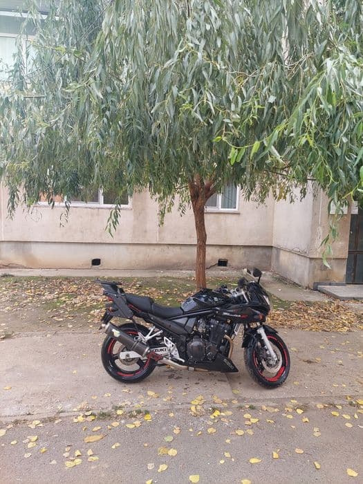 De vanzare Suzuki gsf650..sym vandut