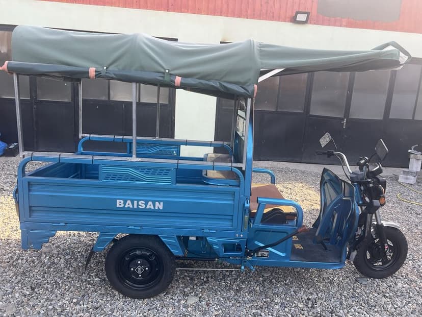 Vand triciclu electric 1,8 KW, 60V - autonomie 40 km- aptoape nou.