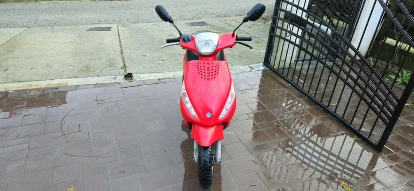 Scuter Piaggio Zip
