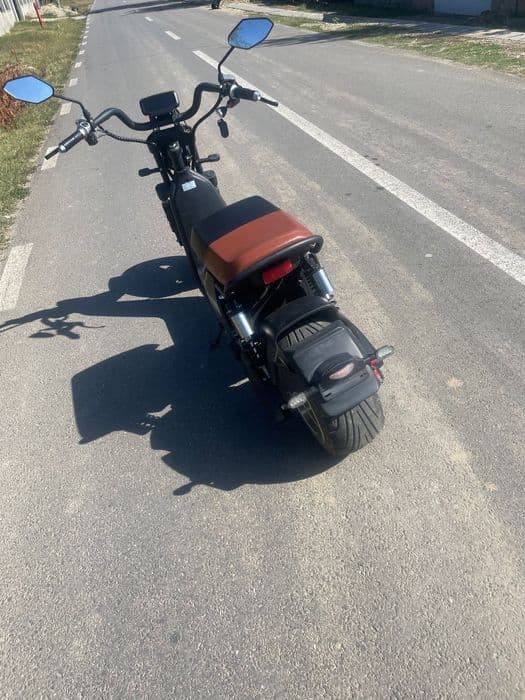 Vand scuter electric sau schimb cu E60