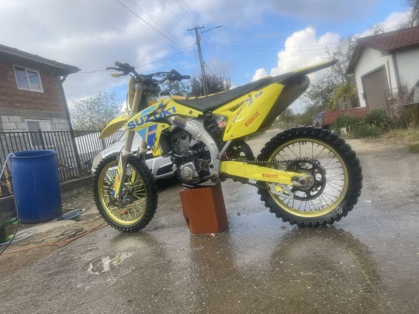 Vand sau schimb suzuki rm-z 450 an 2014