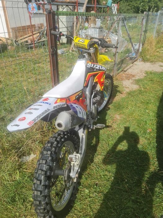 Suzuki rmz 250 . 2012  foarte bine intreținut, schimb cu wv t4