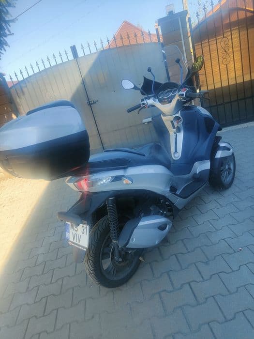 Vând Piaggio MP3 Automata (cat B)