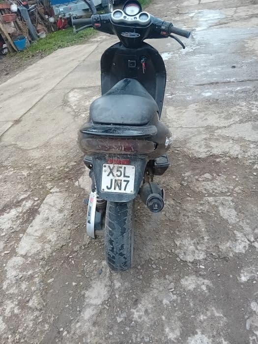 Vând malaguti f15 motor 49cc