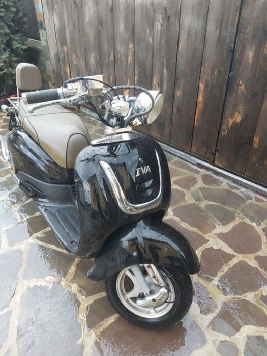 Scuter Retro de 49 cm 550euro