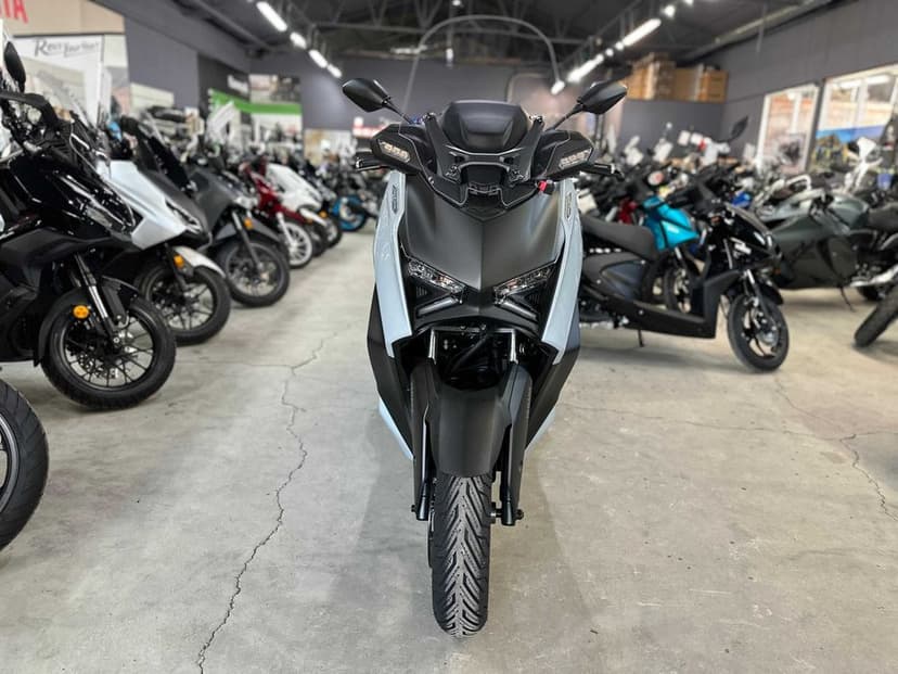 Yamaha X-Max 125 2025 se conduce cu B125 -Yamaha Constanta by EST BIKE