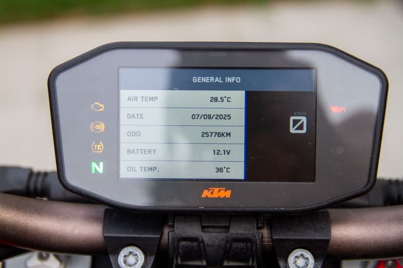 Vand KTM 1290 Superduke R - ABS, Traction control, Keyless go