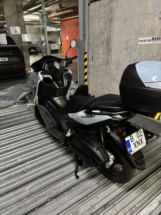 Scuter Yamaha Nmax 125 Tech Max 2025 / 1700 km / Ceramic Gray