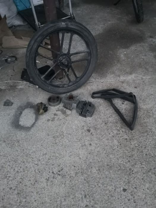 De vânzare moped gyromat 50 cc se vinde cu toate piesele preț 600 lei