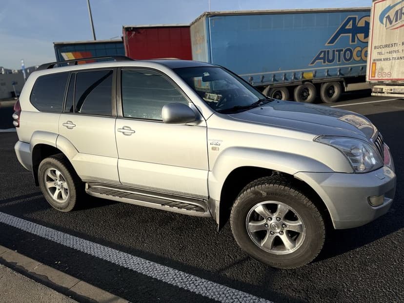 Vand Toyota Land Cruiser 4x4 foarte bine intretinut