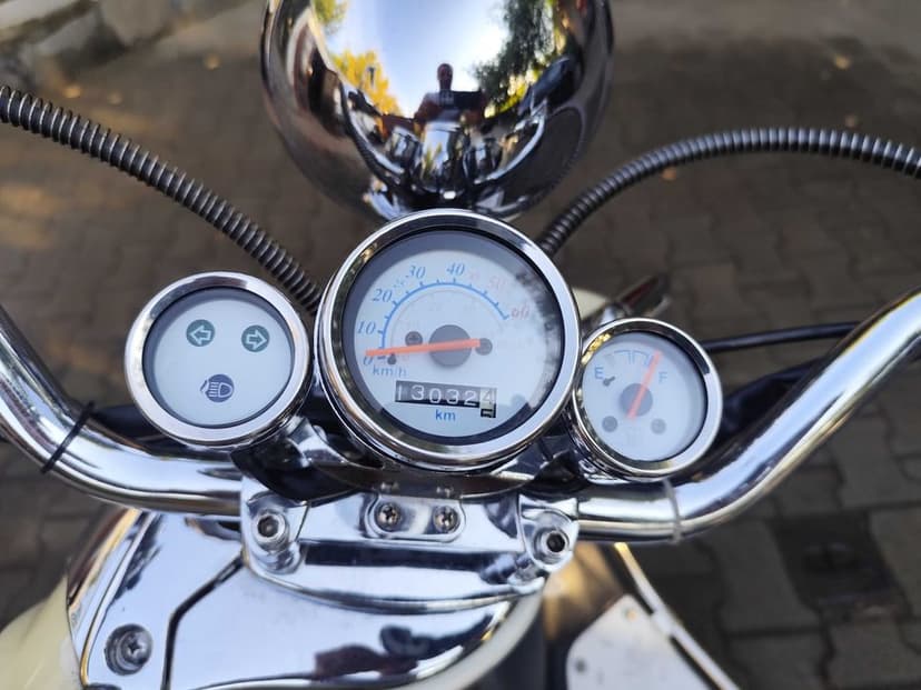 Scuter 49 cc Vespa Classic Replica 1965